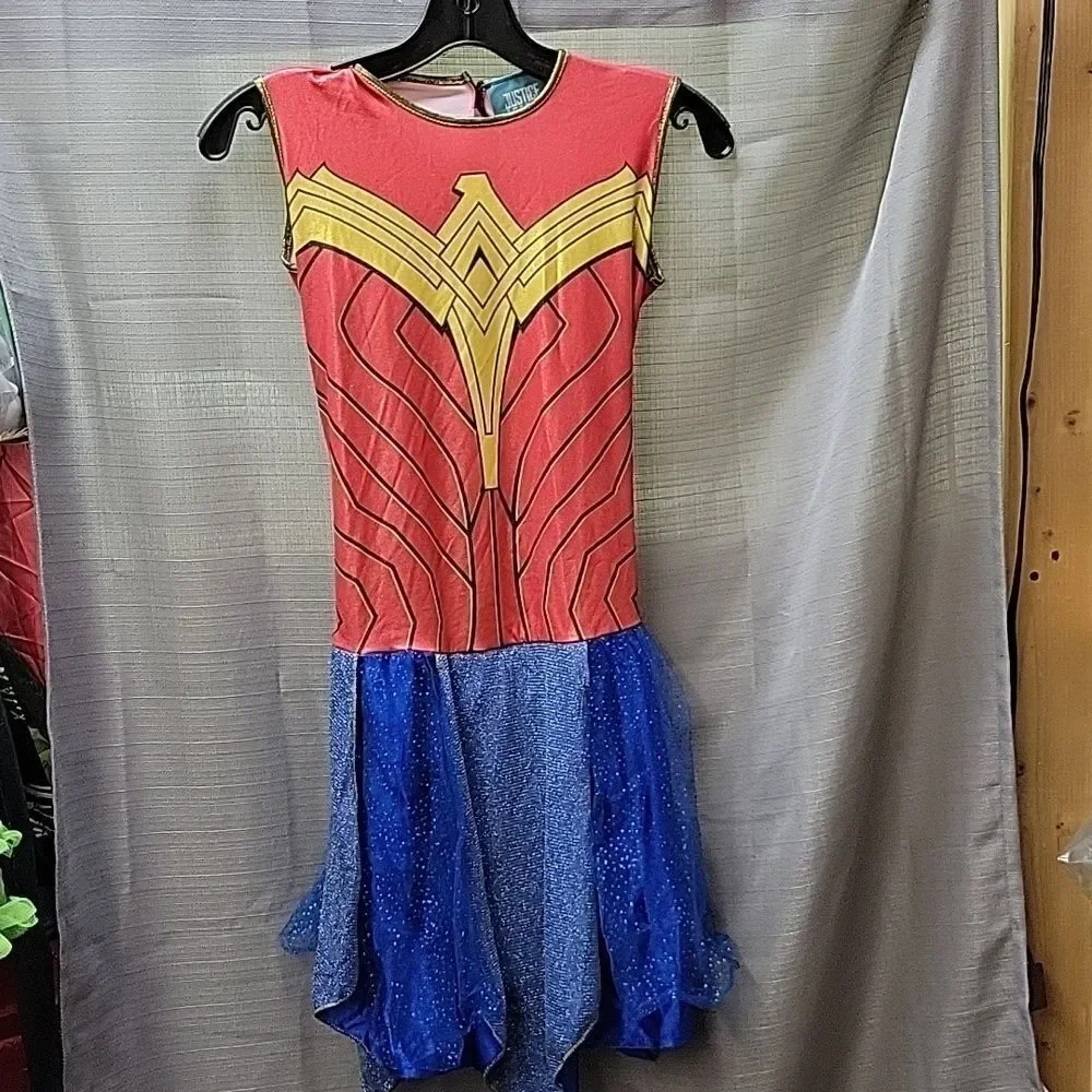 Justice‎ League Wonder Woman child's size Large 12-14